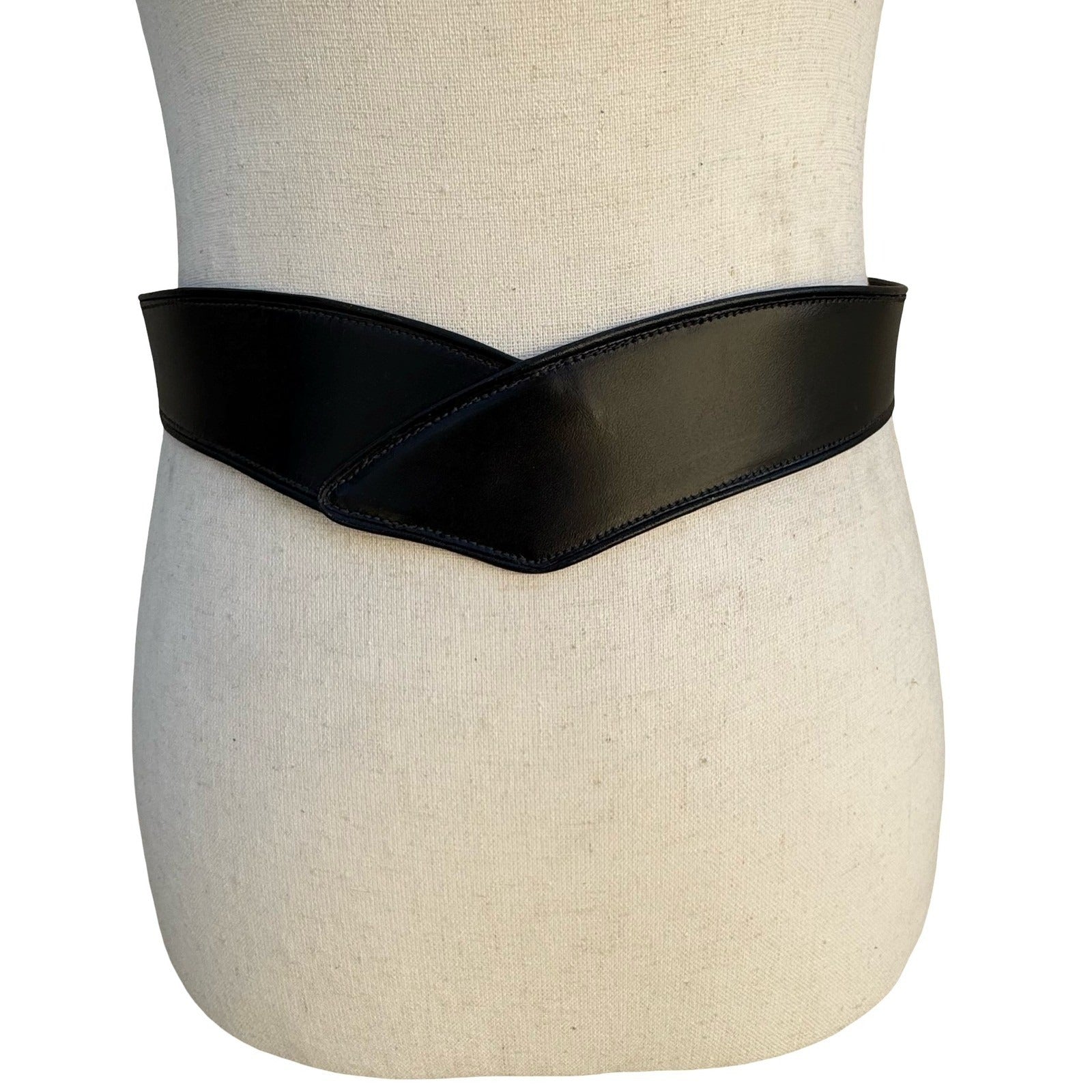 Anne Klein for Calderon Vintage Black Leather Asymmetrical Crossover Belt S 8241