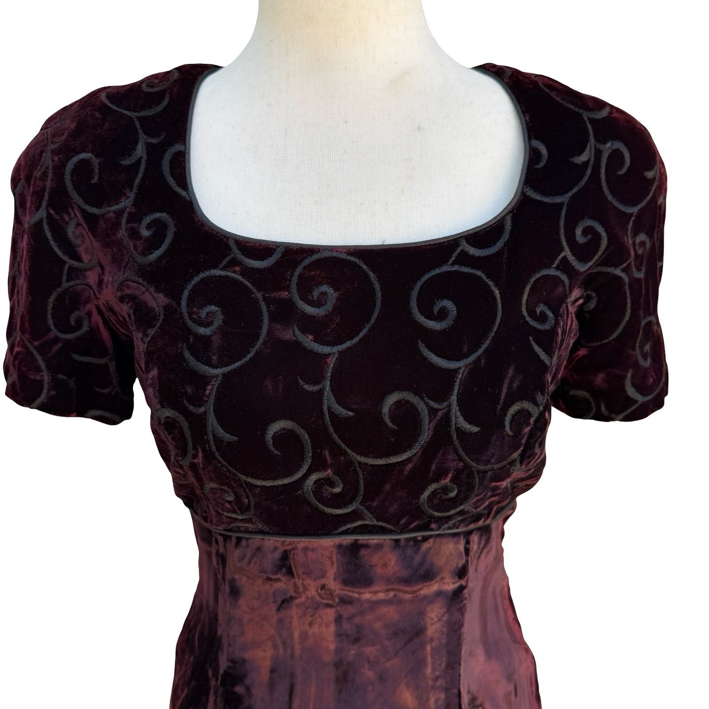 Maggy London Vintage 90s Burgundy Velvet Embroidered Sheath Dress Square Neck 4