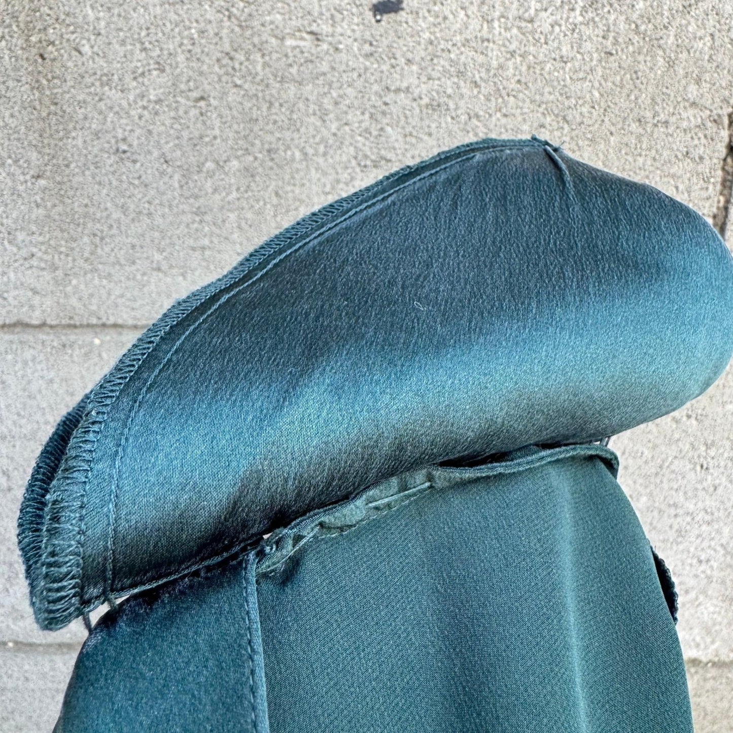 Lord & Taylor Emerald Green 100% Silk Blouse Long Sleeve Shoulder Pads Vintage