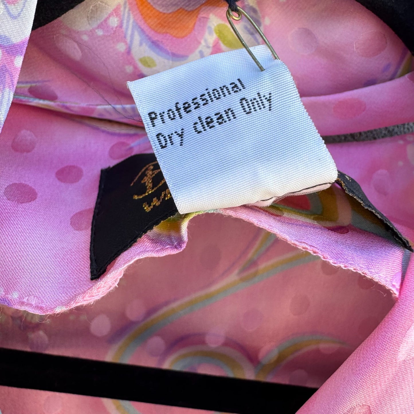 Bob Mackie Wearable Art Vintage Pink Paisley Silk Long Sleeve Tie Neck Blouse S