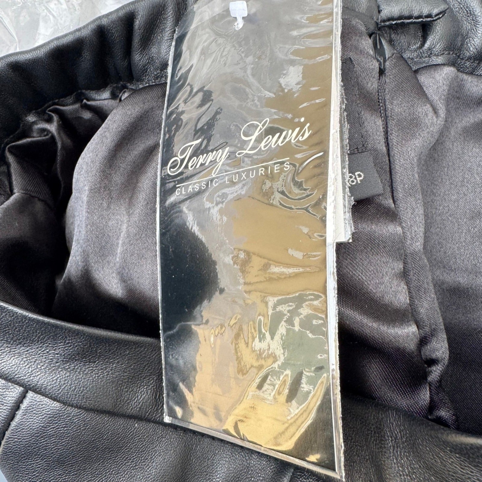 Terry Lewis Classic Luxuries Black Genuine Leather Pencil Skirt 8P New T5016-030