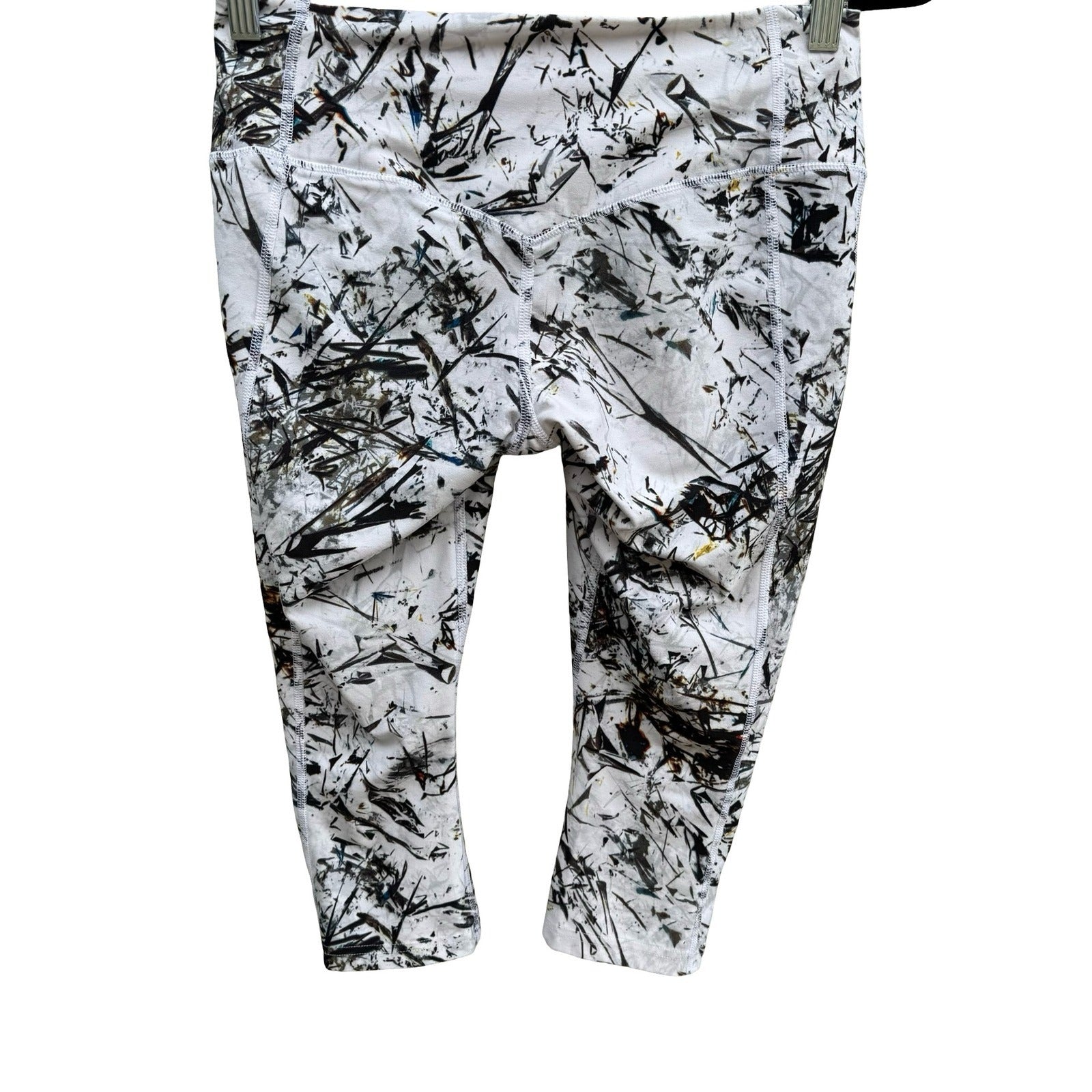 Nike Dri-FIT Abstract Splatter Print Capri Leggings Gymwear Sporty Yoga Womens S