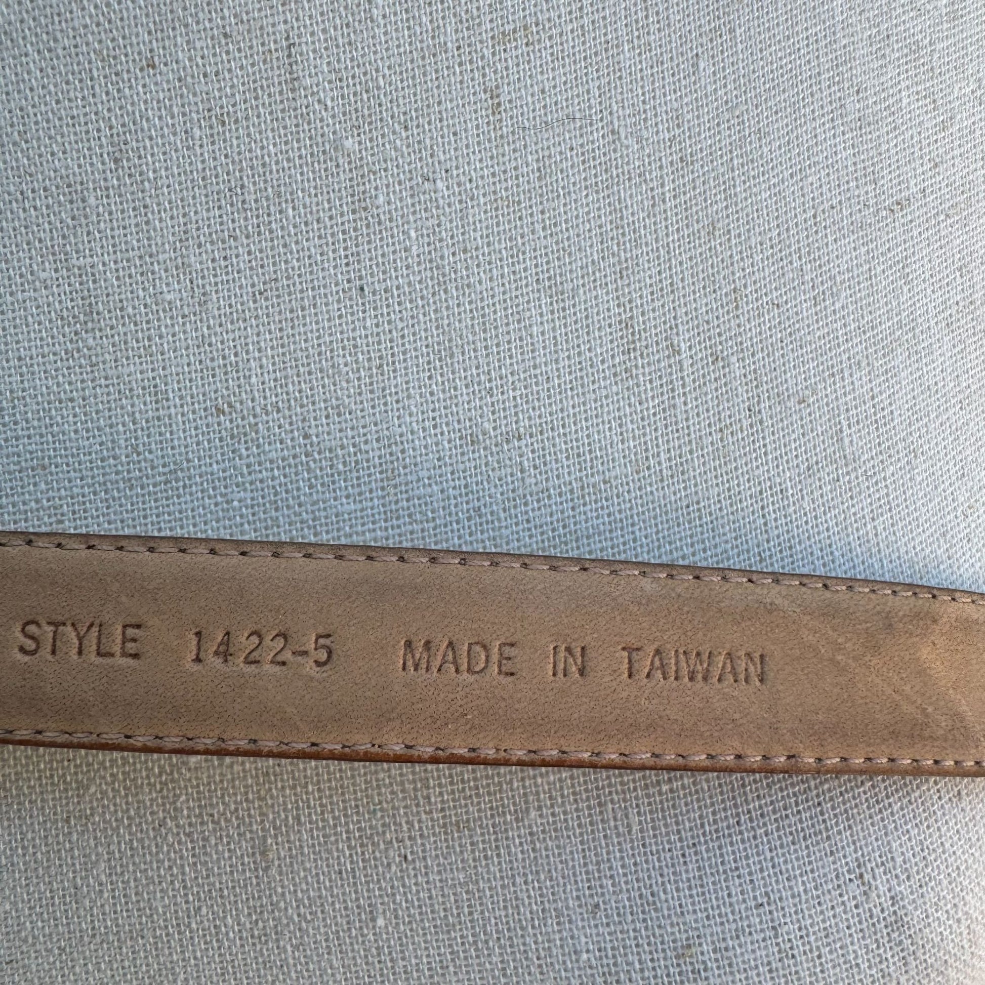 Liz Claiborne Vintage Womens Tan Full Grain Semi Aniline Leather Skinny Belt L