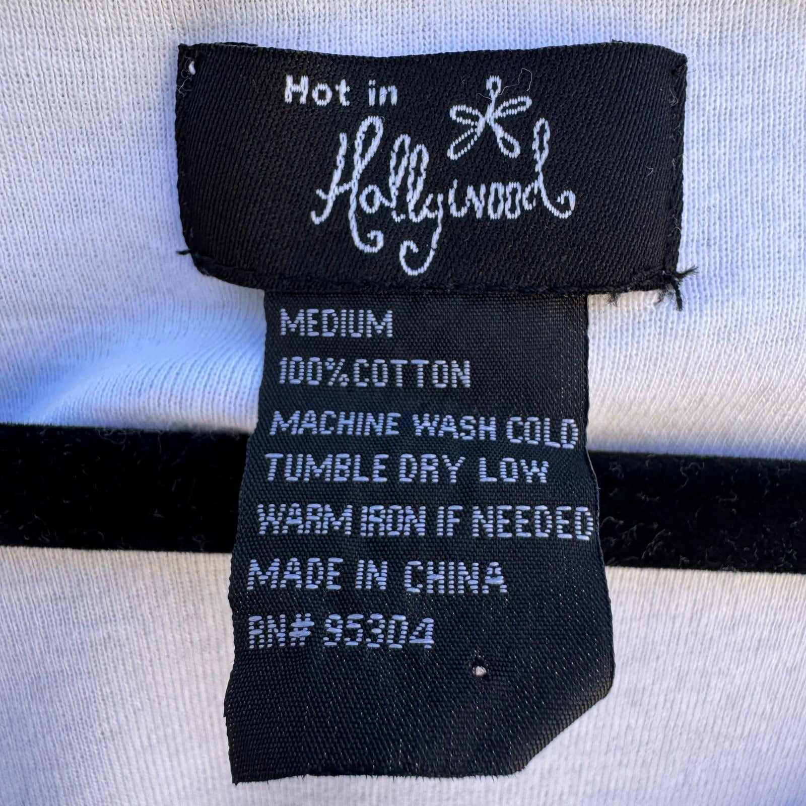Hot in Hollywood Minimalist Scoop Neck Slim Fit Cotton Clean Girl Shirt White M