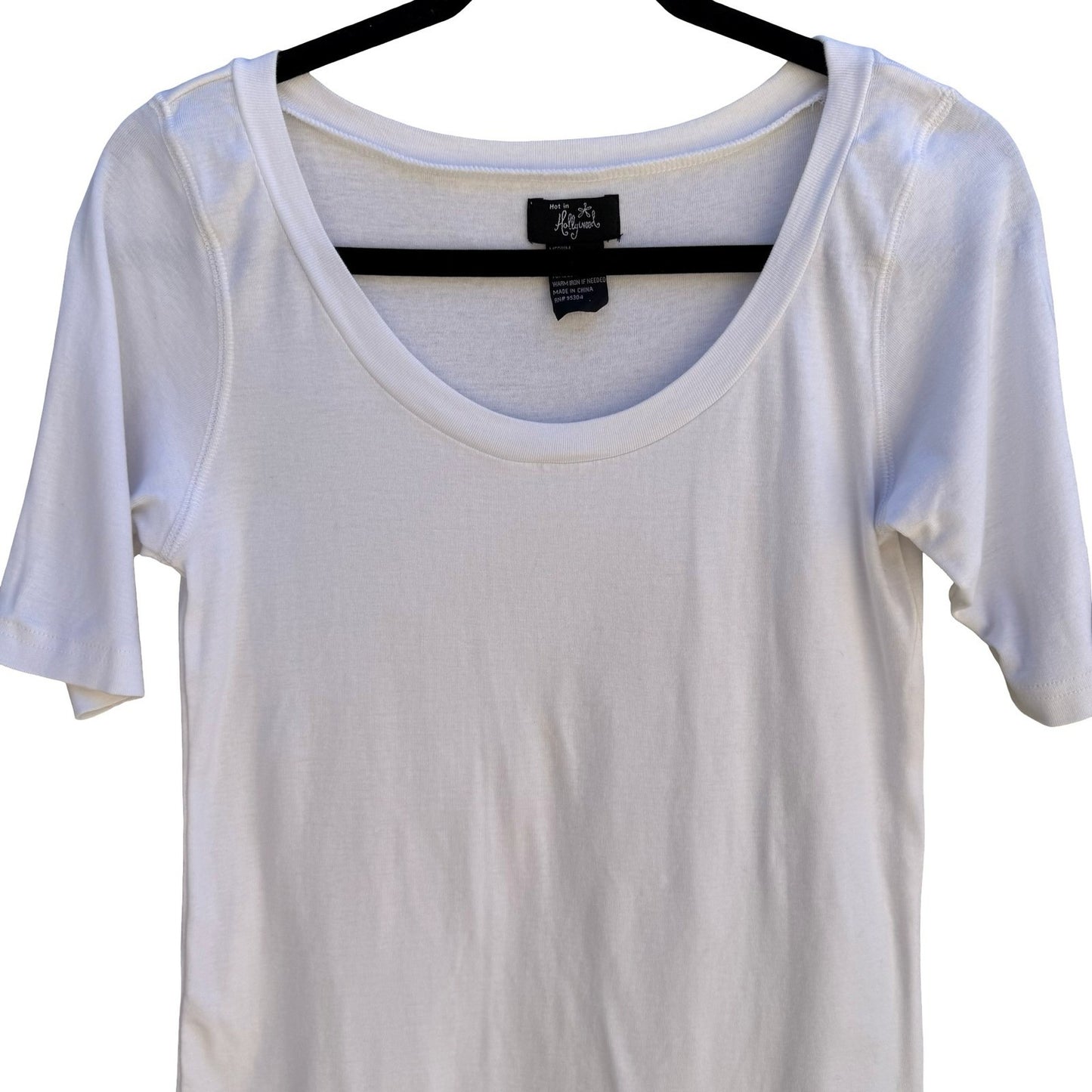 Hot in Hollywood Minimalist Scoop Neck Slim Fit Cotton Clean Girl Shirt White M