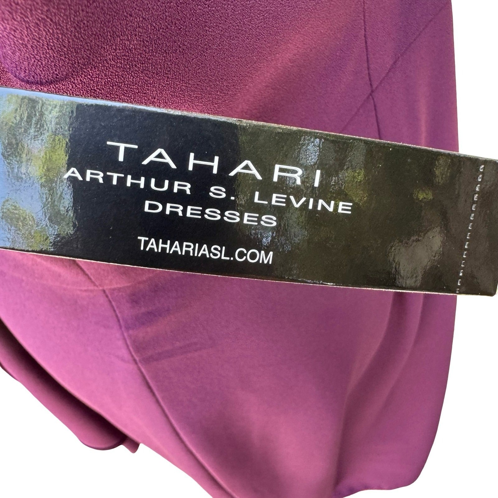 Tahari Arthur S. Levine Minimalist Professional Keyhole Sheath Dress Plum 14 NEW
