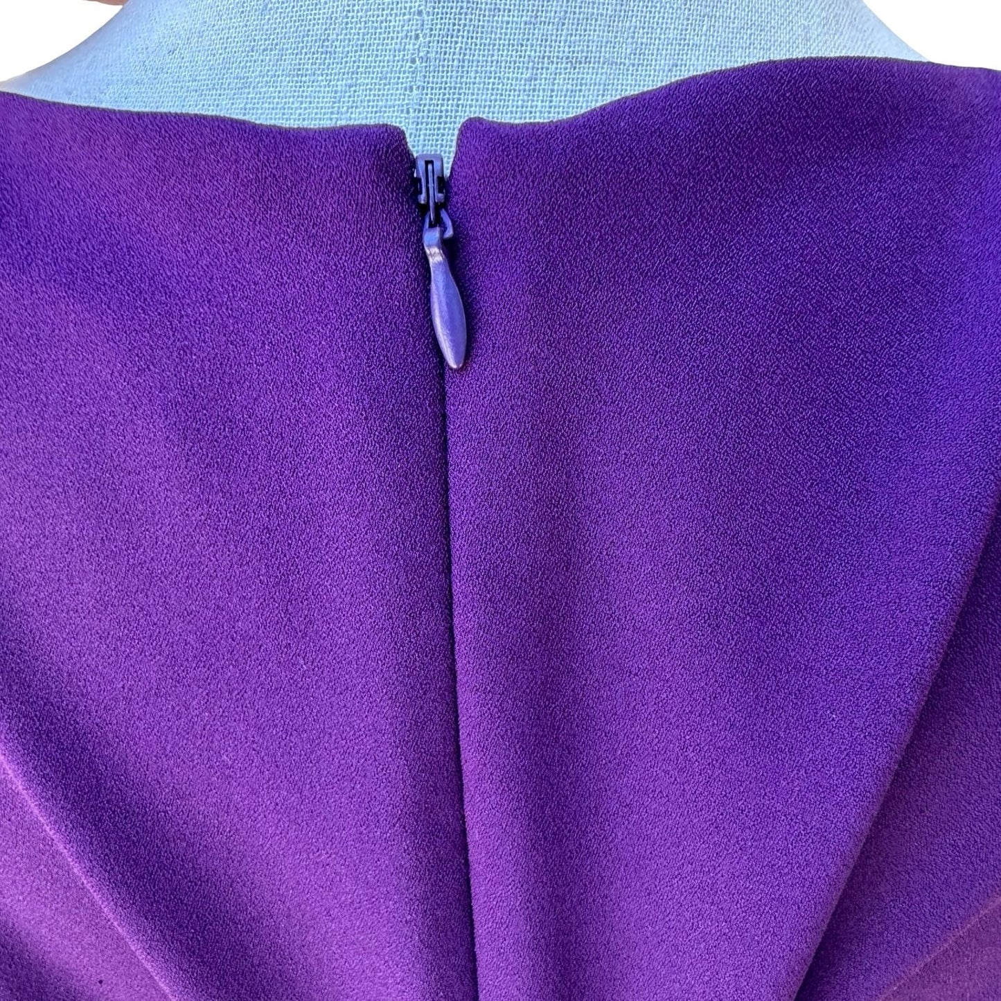 Tahari Arthur S. Levine Minimalist Professional Keyhole Sheath Dress Plum 14 NEW