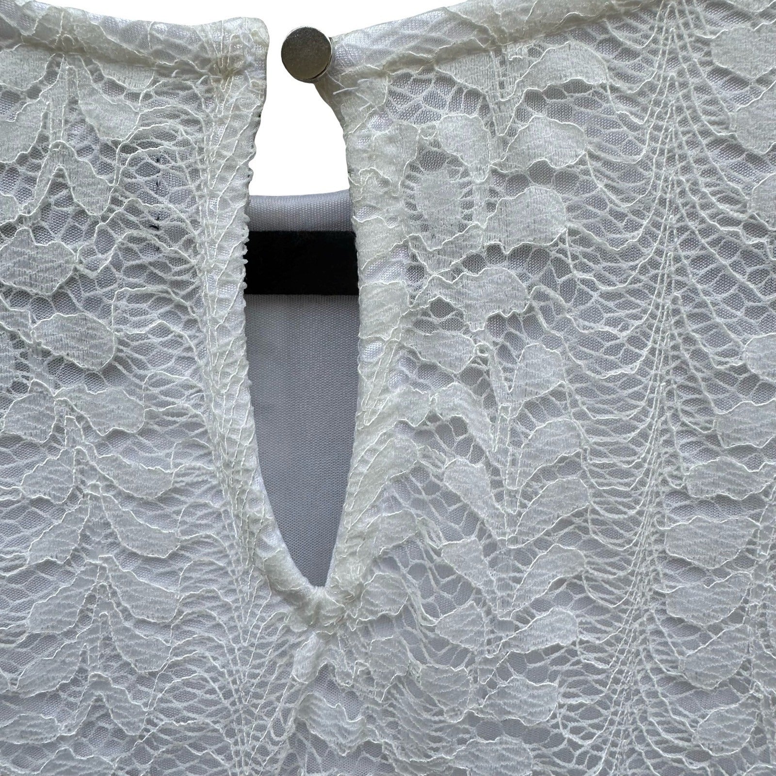 Liz Claiborne Career White Lace Bubble Blouse Sleeveless Keyhole Back Large NEW