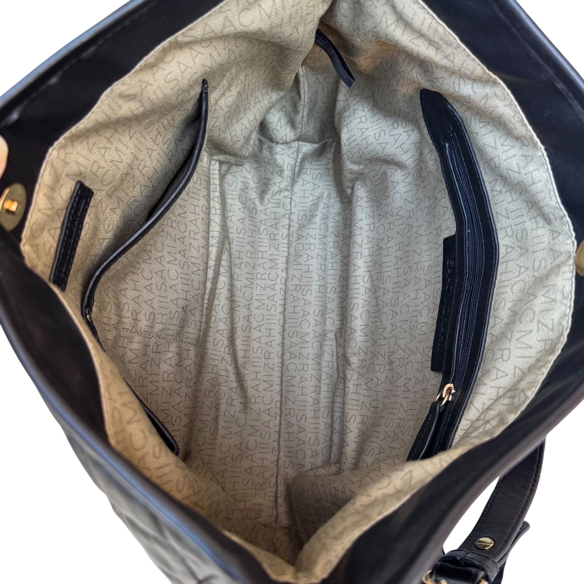 Isaac Mizrahi Quilted Black Leather Shoulder Bag Gold Chain Strap Logo Turn Lock