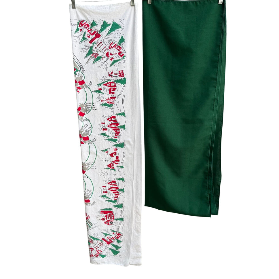 Vintage Christmas Holiday Santa Sleigh Tree Print Festive Red Green Tablecloths