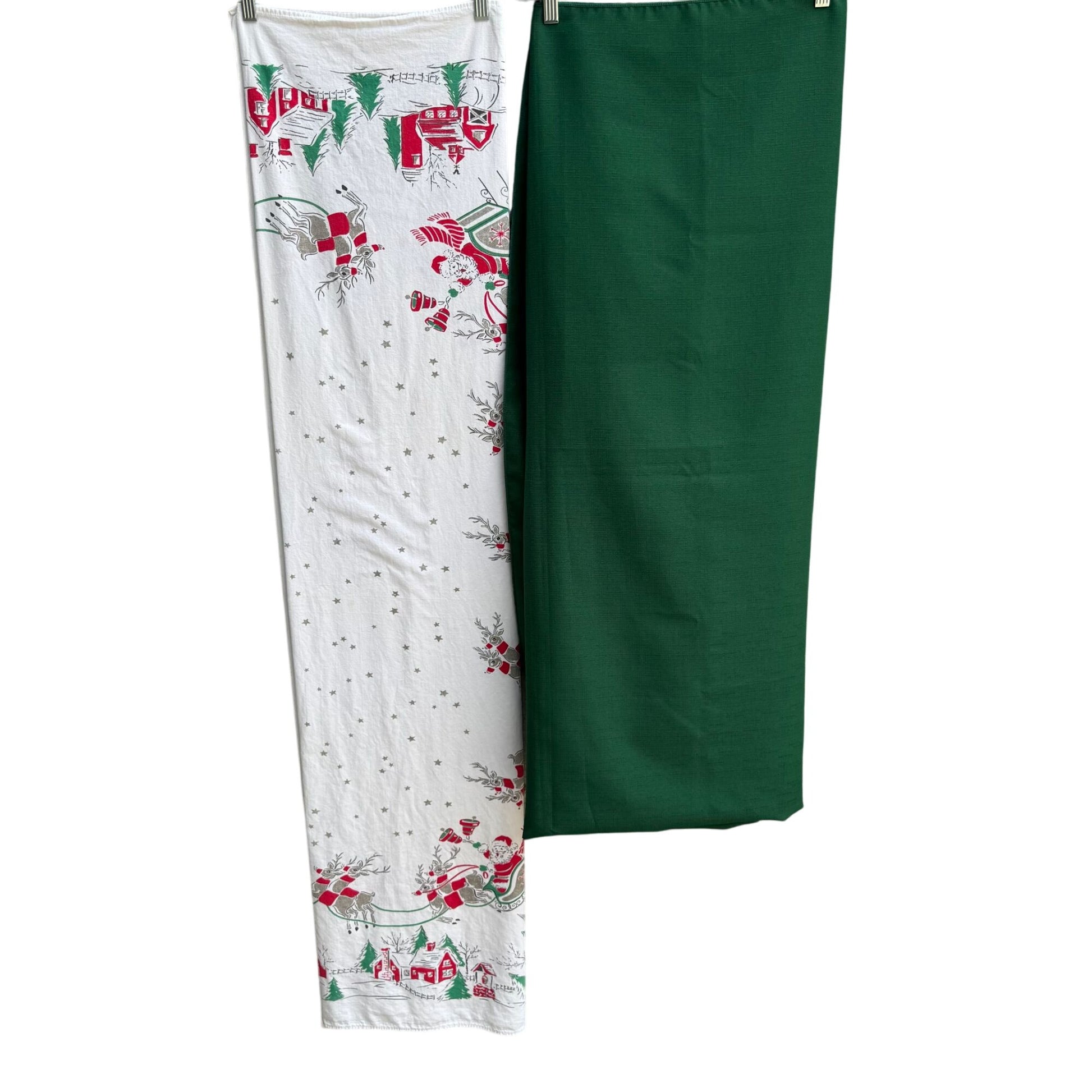 Vintage Christmas Holiday Santa Sleigh Tree Print Festive Red Green Tablecloths