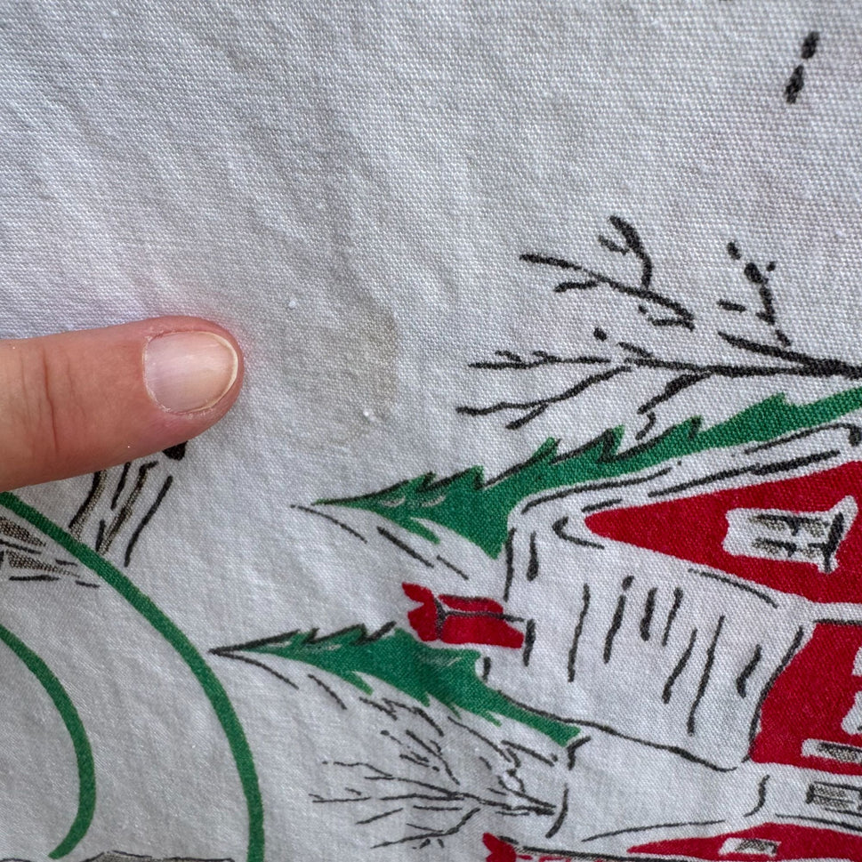 Vintage Christmas Holiday Santa Sleigh Tree Print Festive Red Green Tablecloths