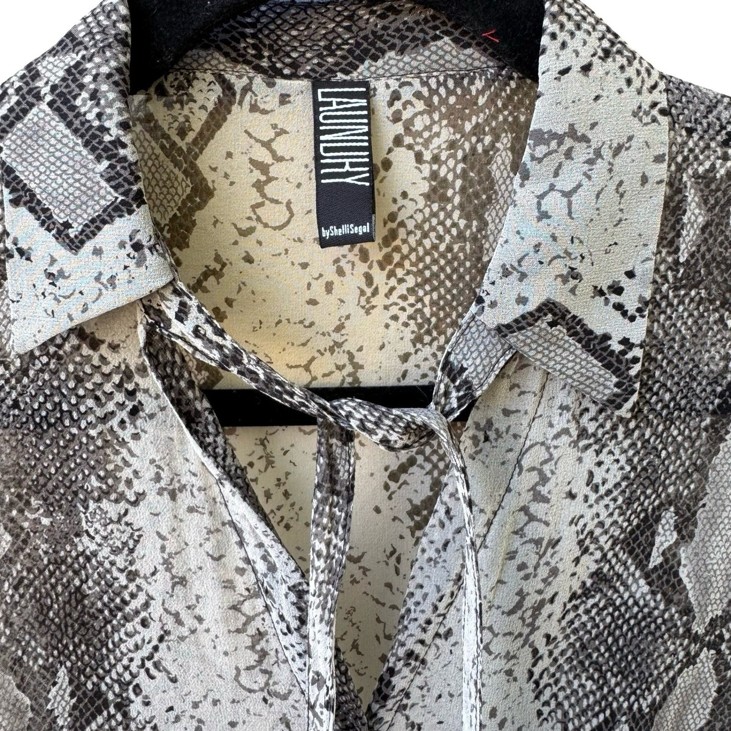 Laundry Shelli Segal Y2K Silk Snakeskin Print Tie Neck Blouse Mob Wife Indie 6