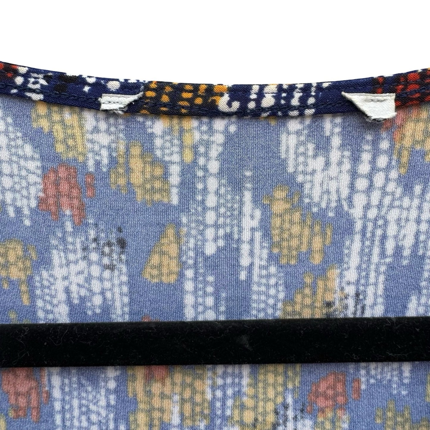 Kasper Blue Abstract Geometric Print Sleeveless Pleated Keyhole Top Mod Layering