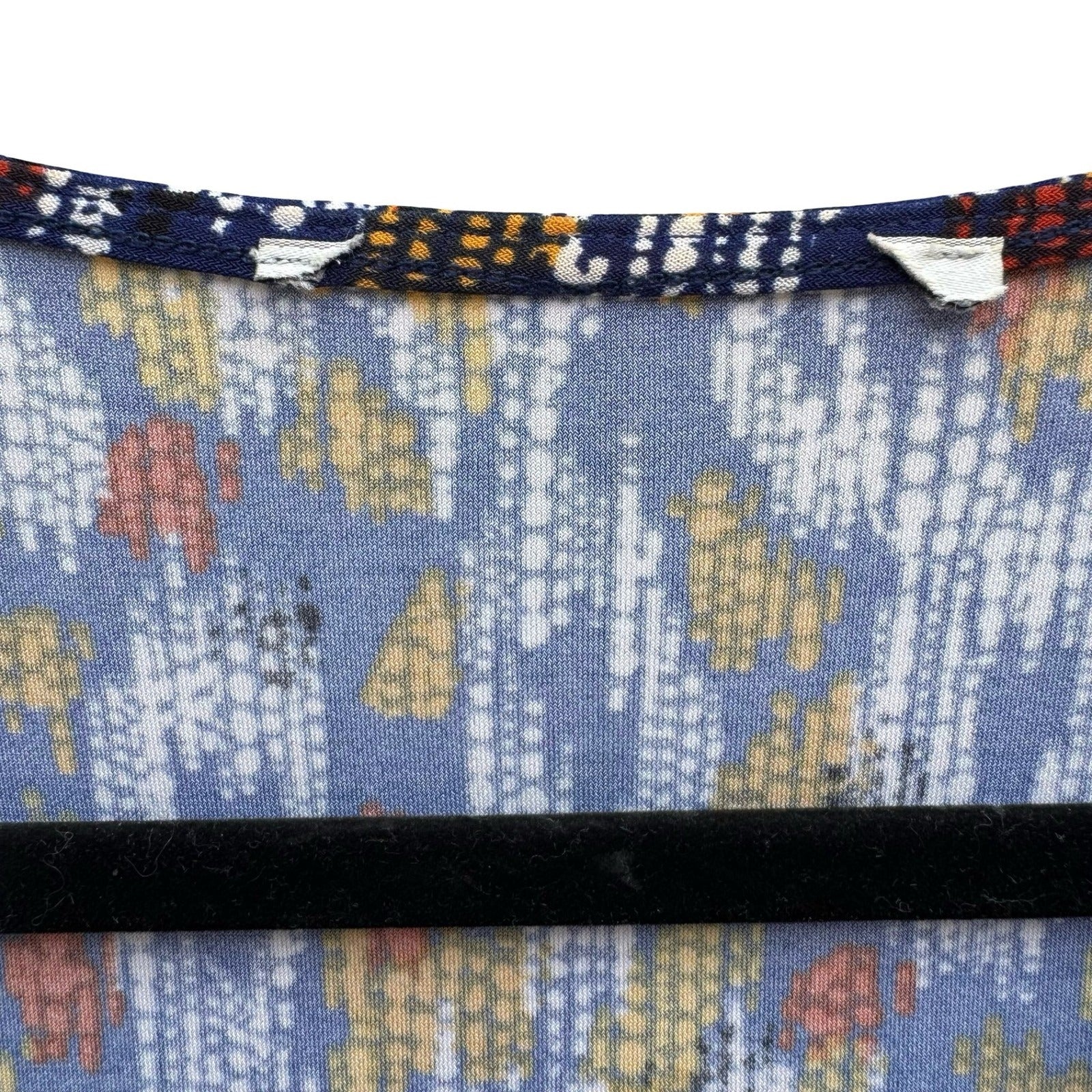 Kasper Blue Abstract Geometric Print Sleeveless Pleated Keyhole Top Mod Layering