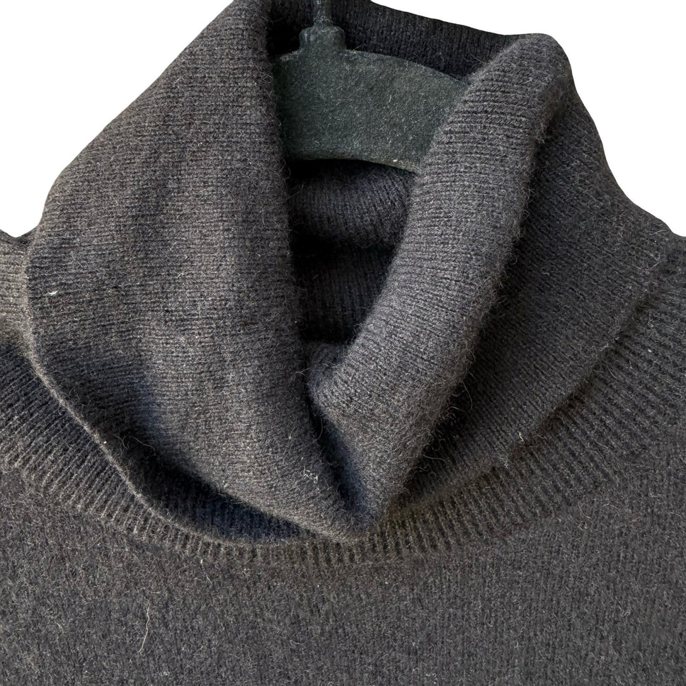 Karen Thomas 100% Cashmere Quiet Luxury Minimalist Preppy Turtleneck Sweater M