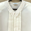 Switch La Redoute Vintage 80s V Neck Lace Collar Pleated Hidden Button Front Blouse -14 2 image