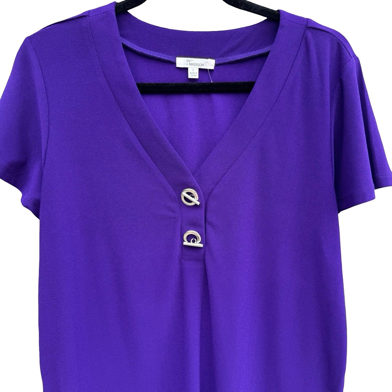 89th + Madison Purple V-Neck Short Sleeve Blouse Toggle Detail Large NEW Office
