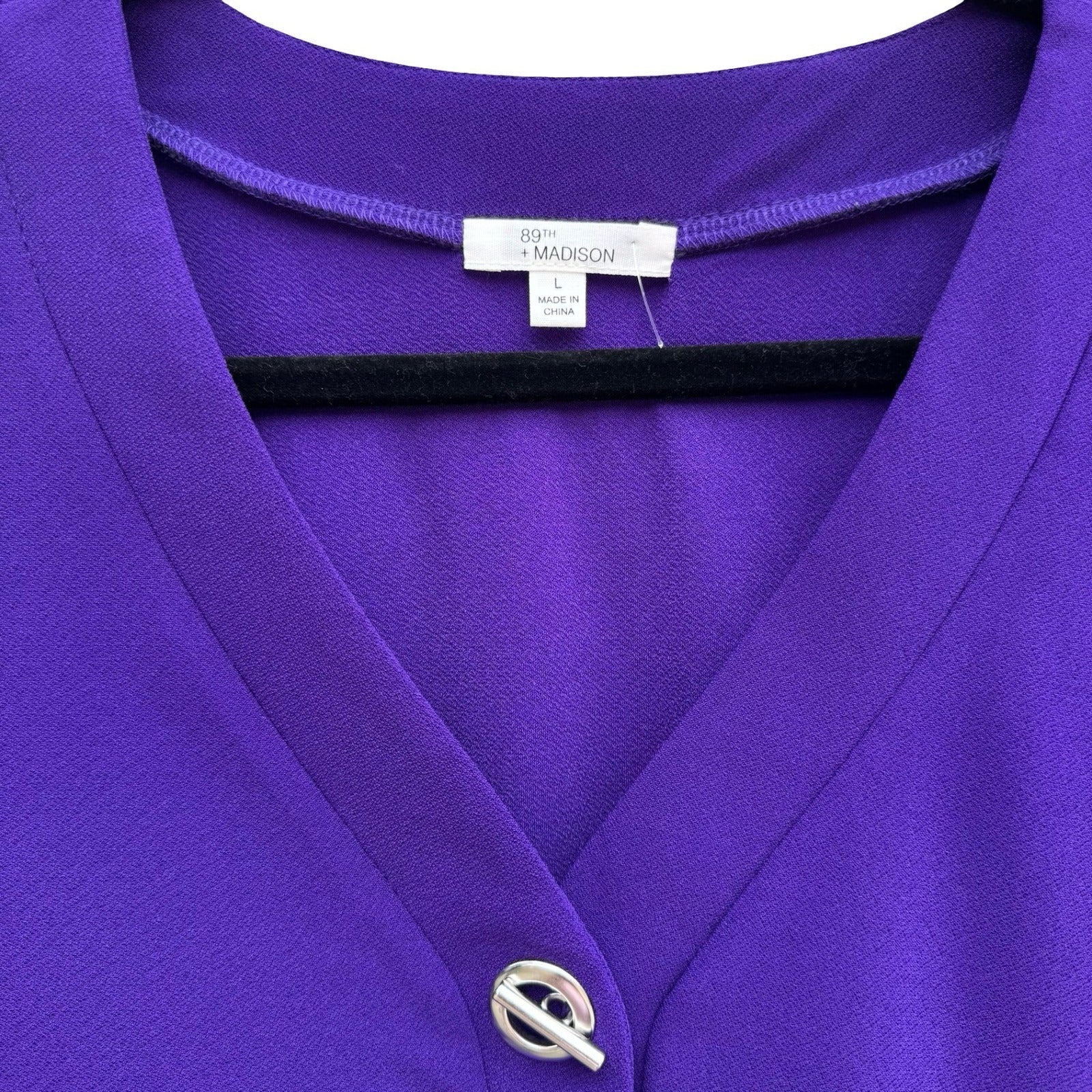 89th + Madison Purple V-Neck Short Sleeve Blouse Toggle Detail Large NEW Office