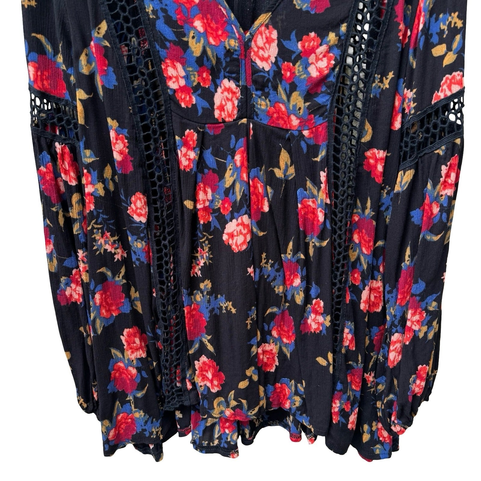 Indigo Thread Boho Whimsigoth Dark Floral Crochet Flowy Peasant Blouse Black L