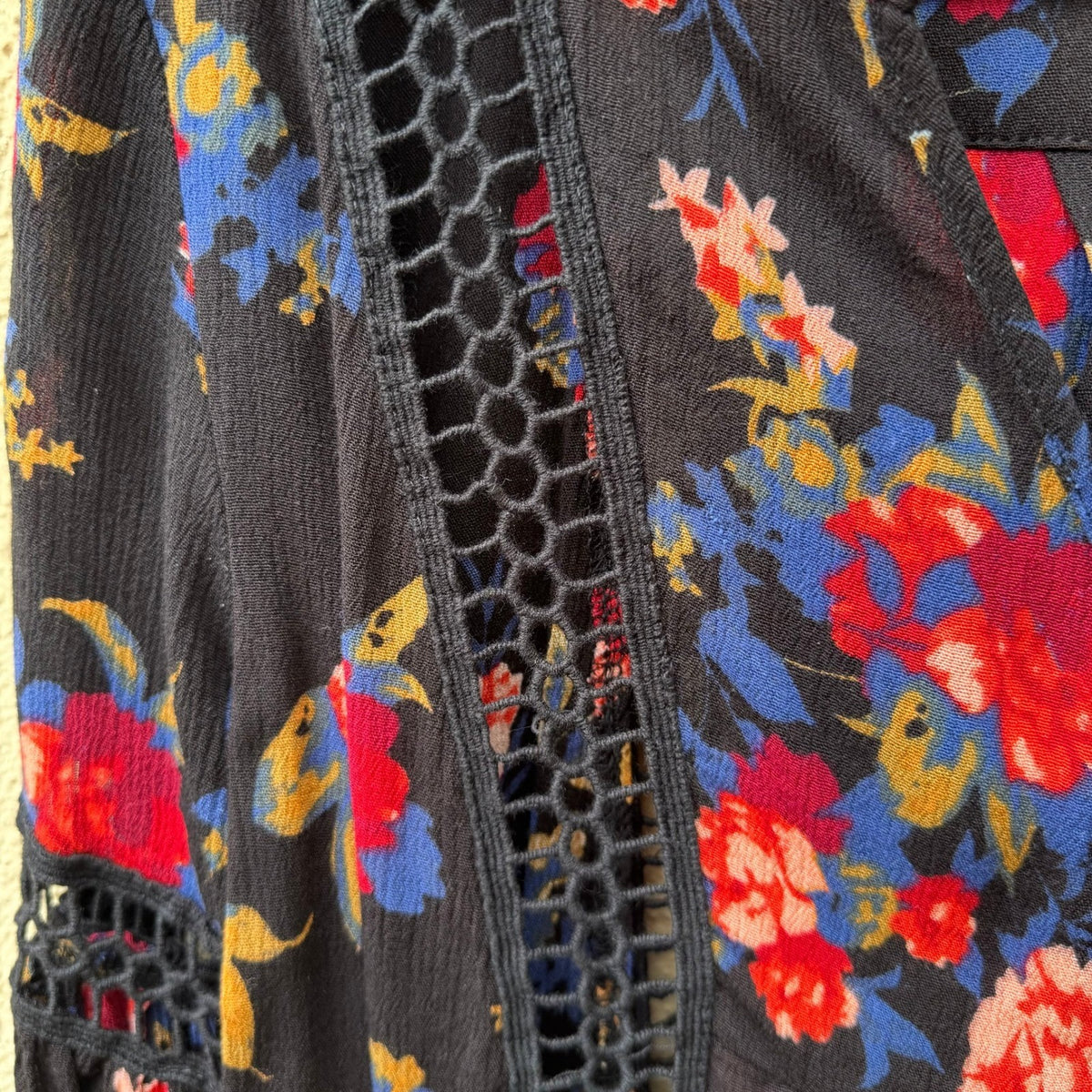 Indigo Thread Boho Whimsigoth Dark Floral Crochet Flowy Peasant Blouse Black L