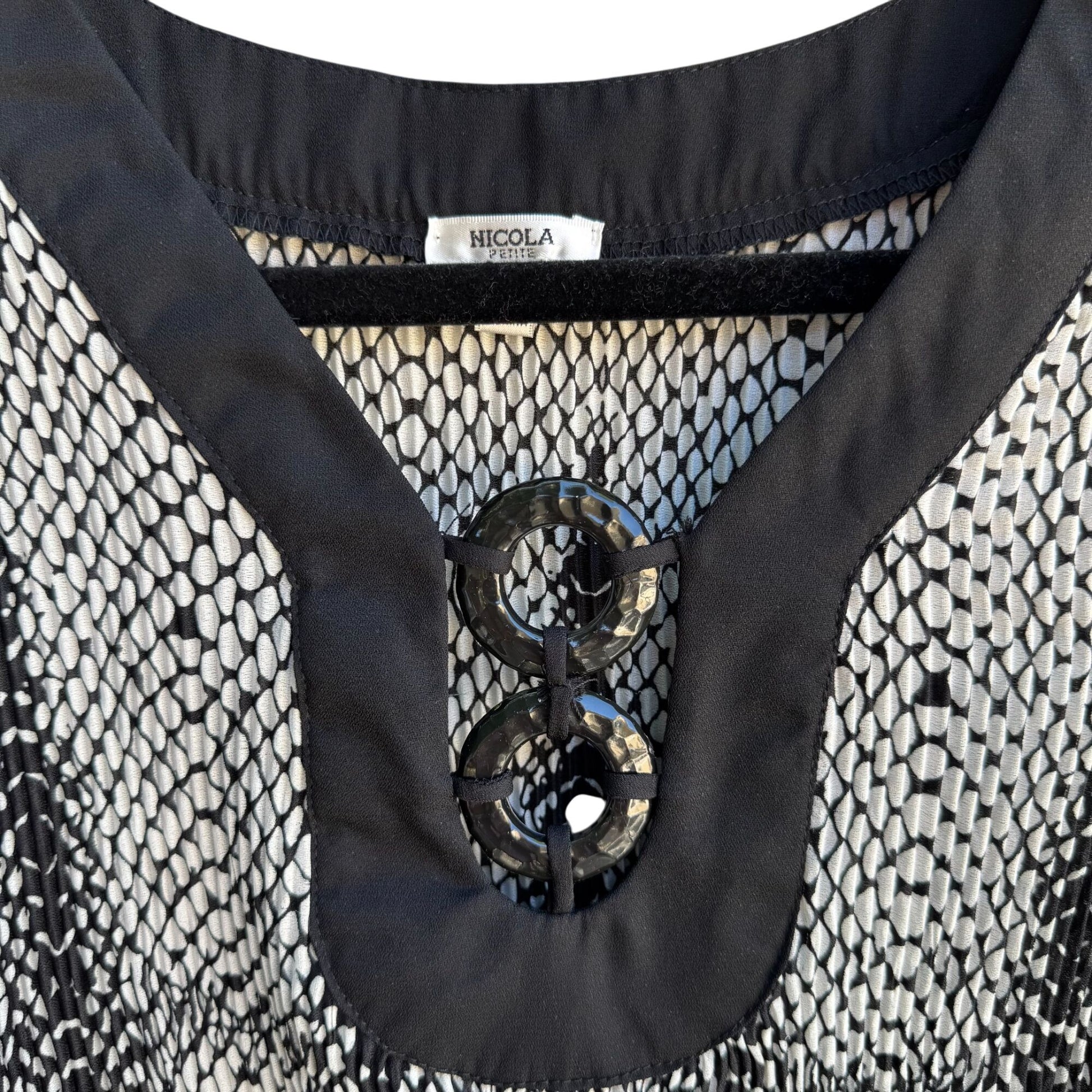 Nicola Petites Black White Snake Print Flared Sleeves V-Neckline Tunic Blouse PXL