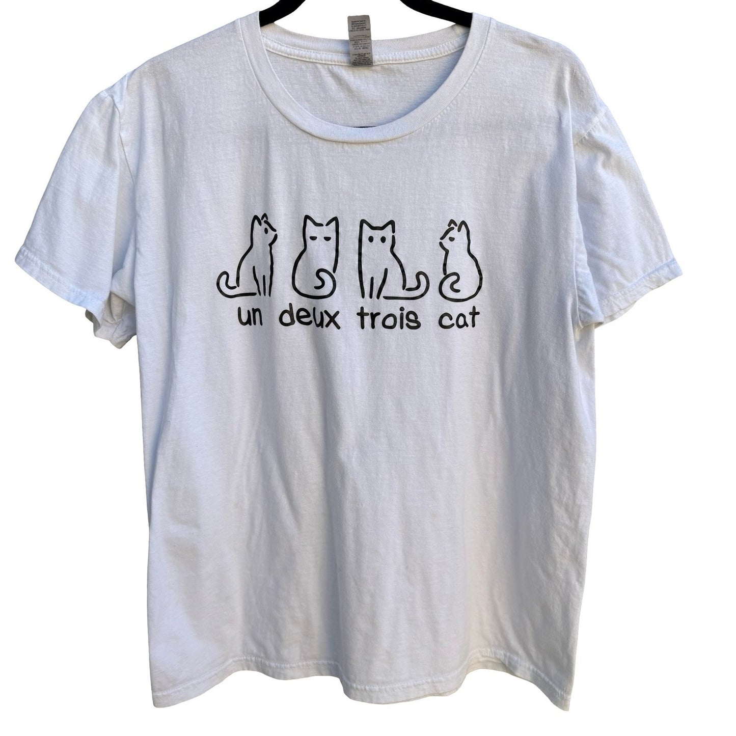 Gildan Un Deux Trois Cat Lover Graphic Whimsical Shirt White Cotton French Pun L