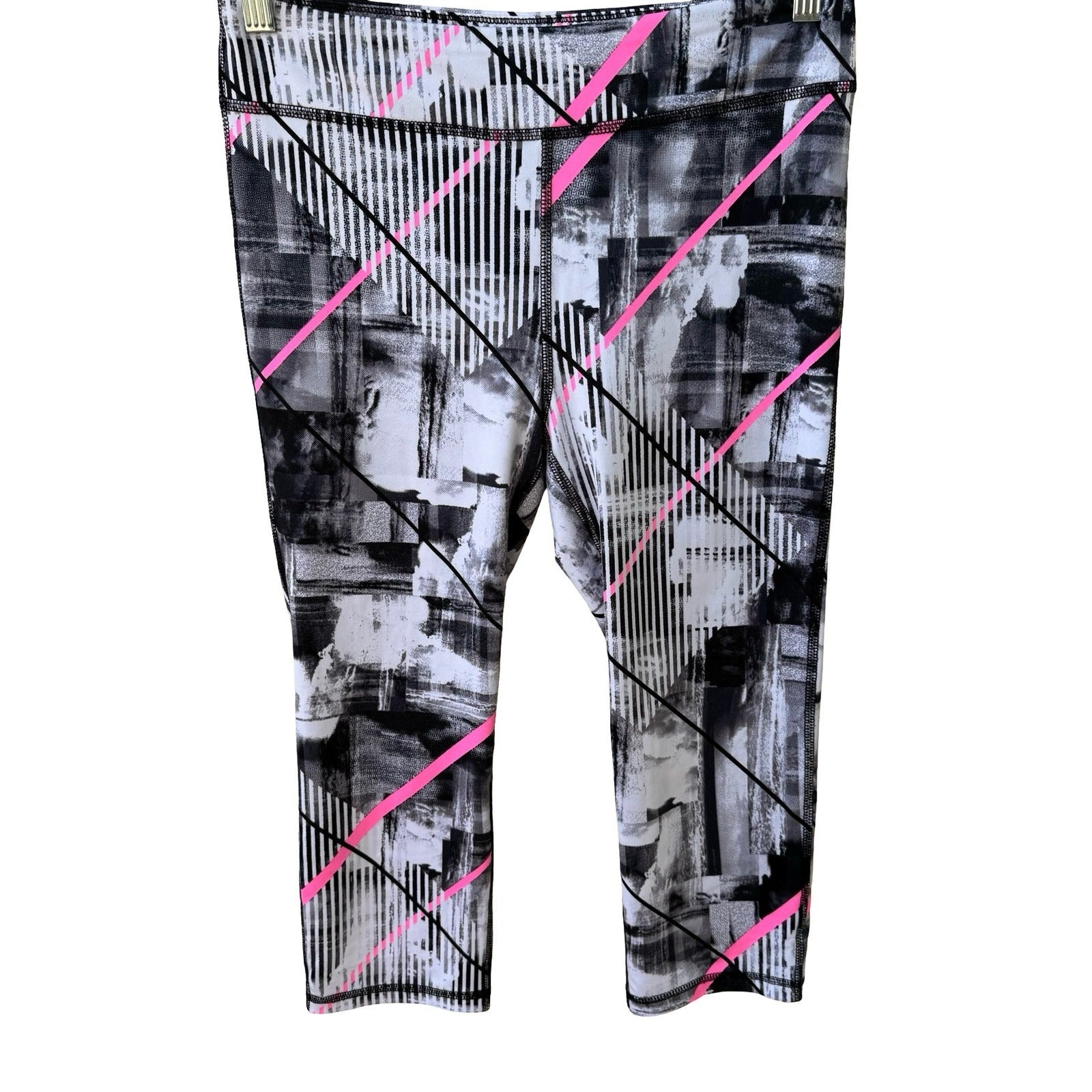 Ideology Athleisure Gym Yoga Workout Capri Leggings Black Abstract Geometric XL
