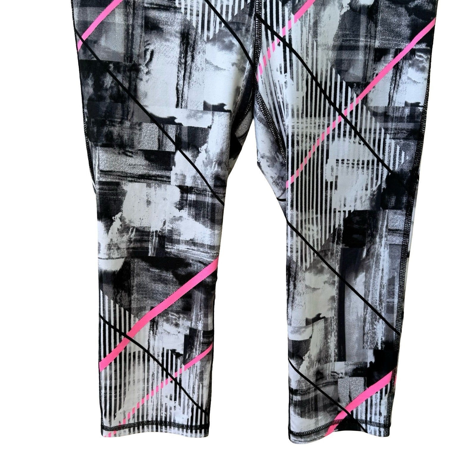 Ideology Athleisure Gym Yoga Workout Capri Leggings Black Abstract Geometric XL