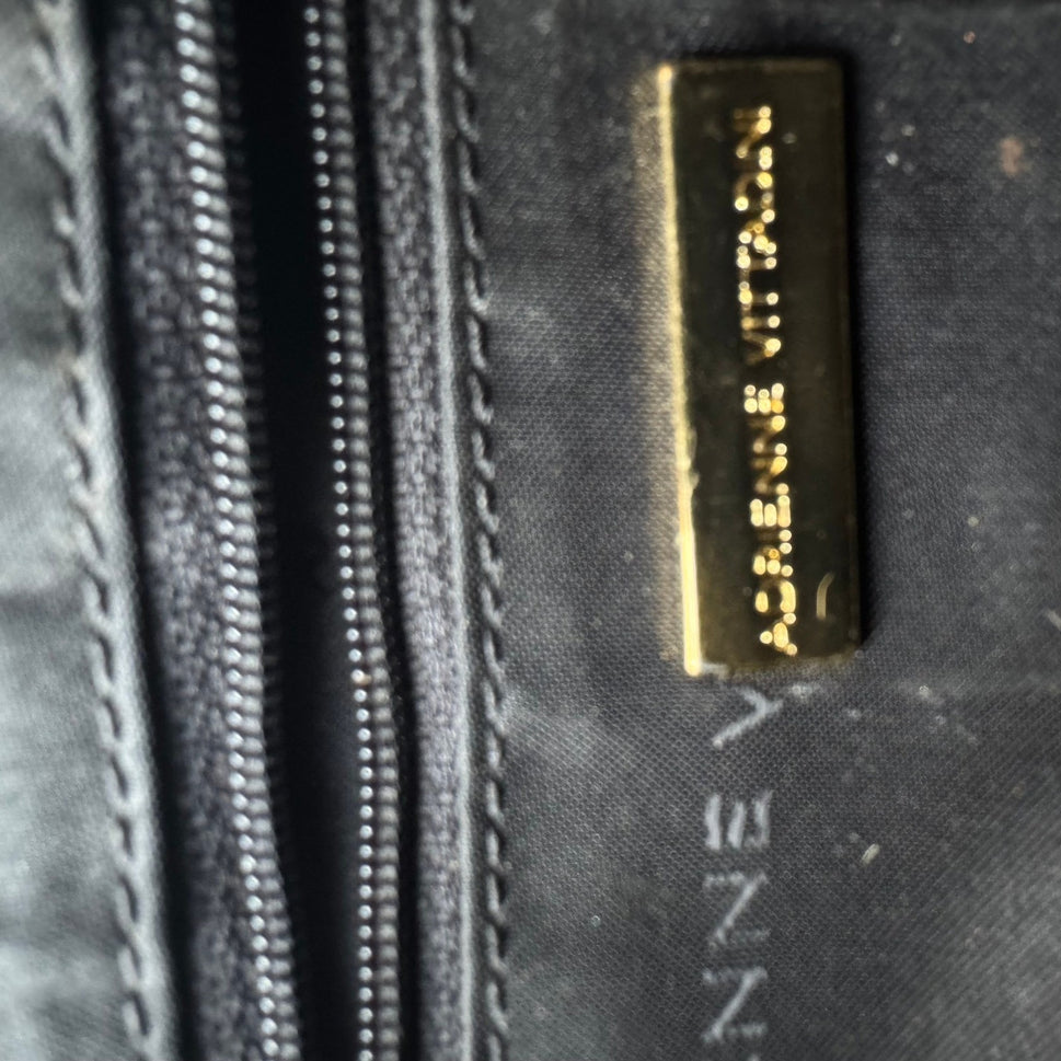 Adrienne Vittadini Y2K Minimalist Chic Black Croc Embossed Leather Shoulder Bag