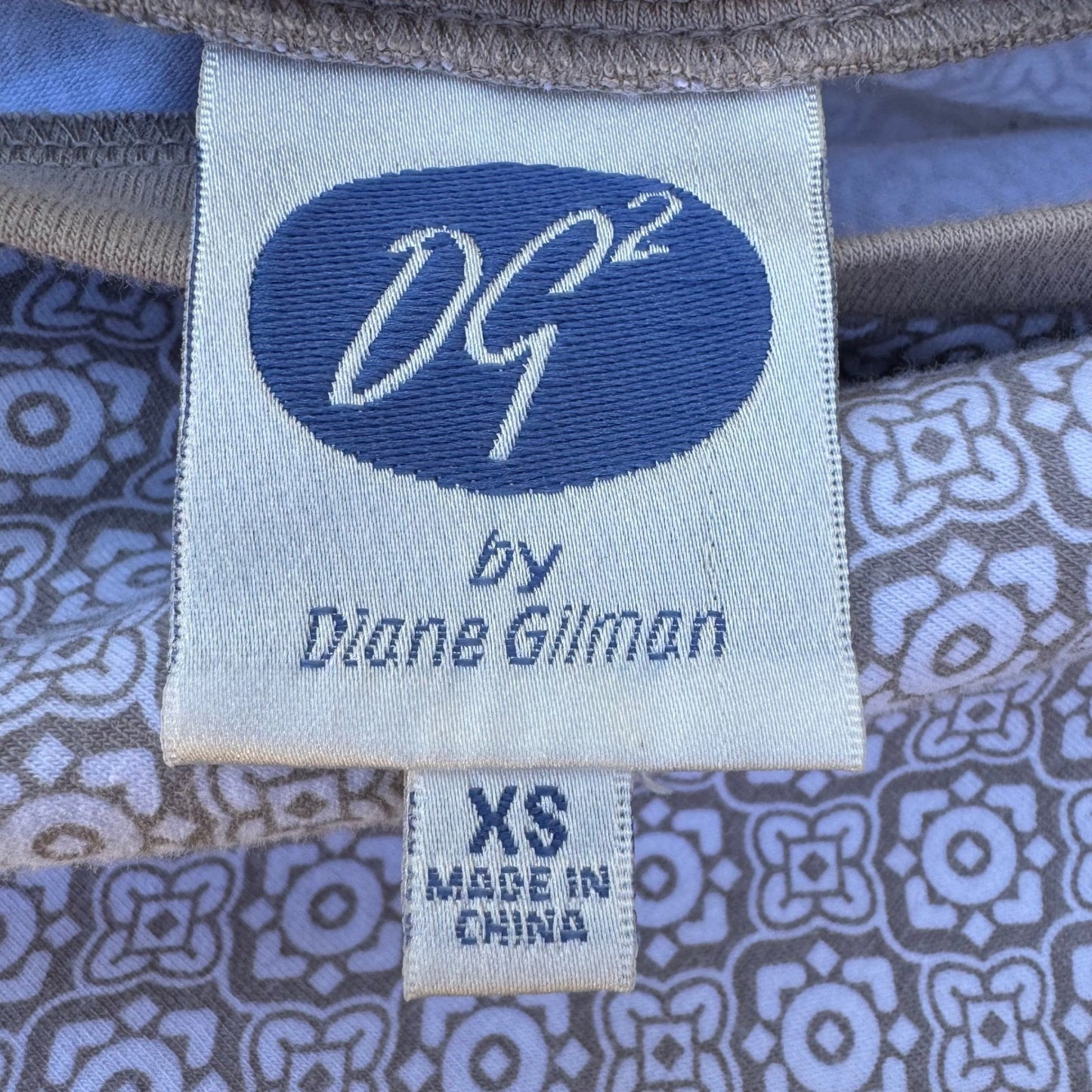 Diane Gilman DG2 Women Tan Geometric Tile Print Boat Neck Button Shoulder Top XS