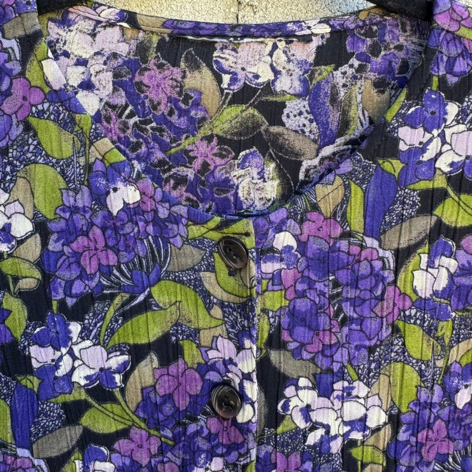 Vintage 90s Cottagecore Grannycore Garden Dark Floral Crinkle Blouse Purple L