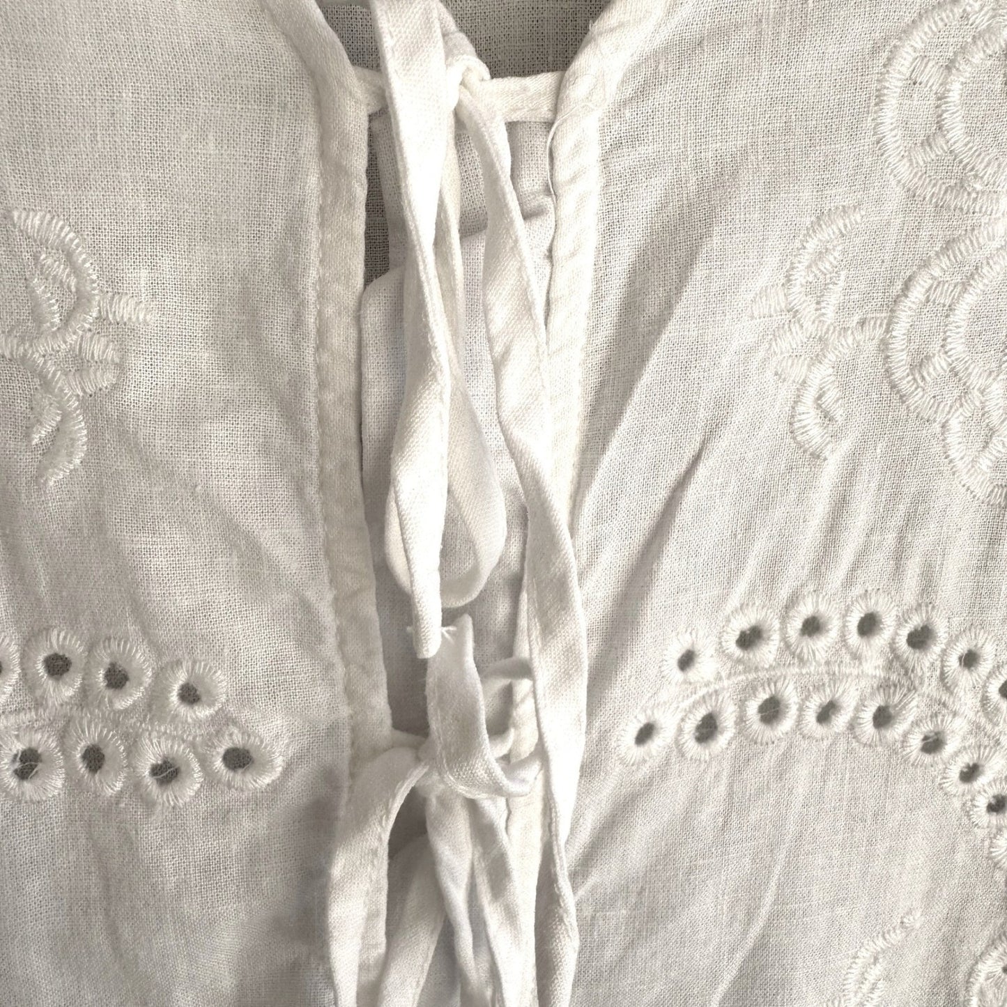 Christian Siriano Linen Eyelet Lace Up Blouse Coastal White XS Cottage Bohemian