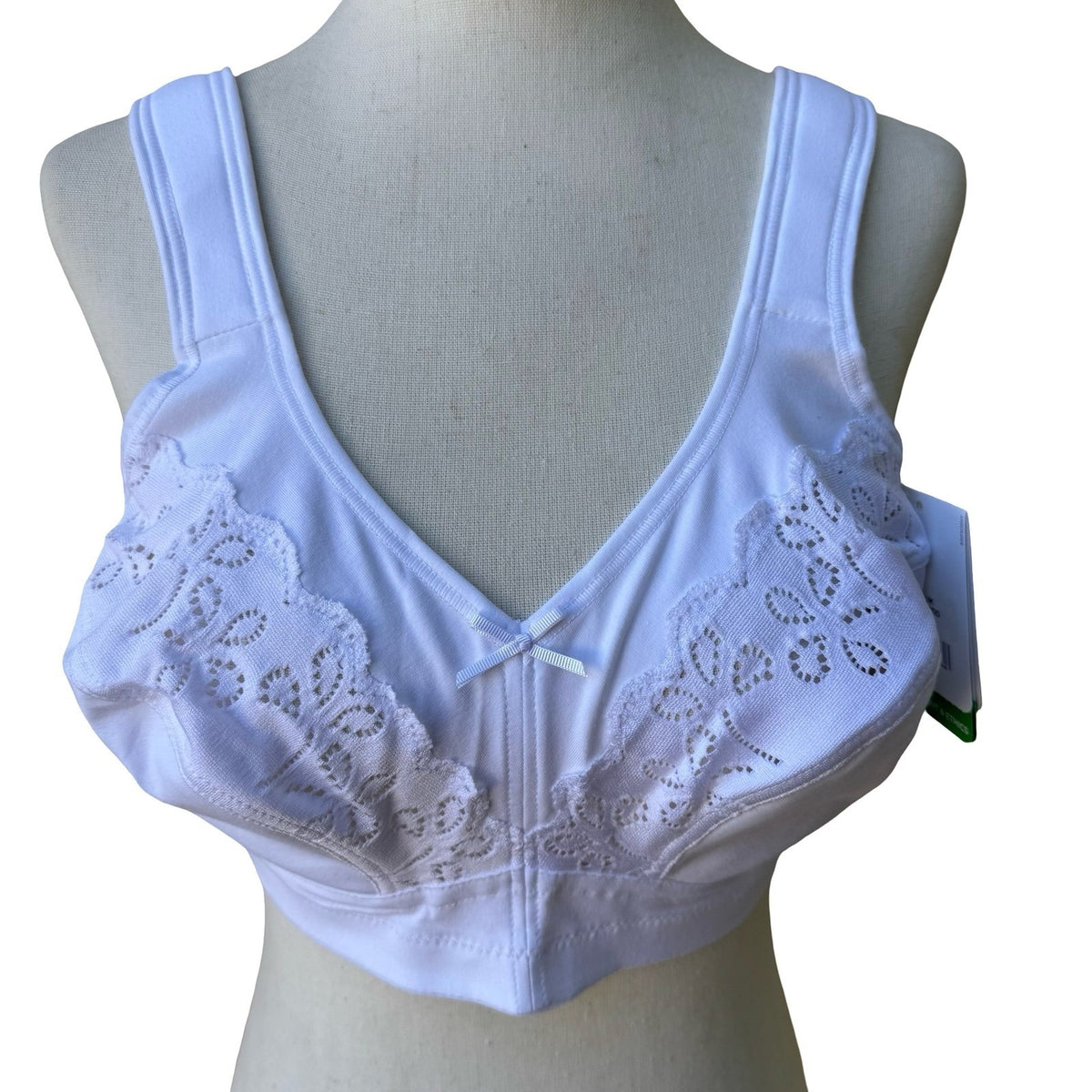 Swegmark of Sweden 17700 Lace Trim Non-Wired Support Bra White Womens 38D 38DD