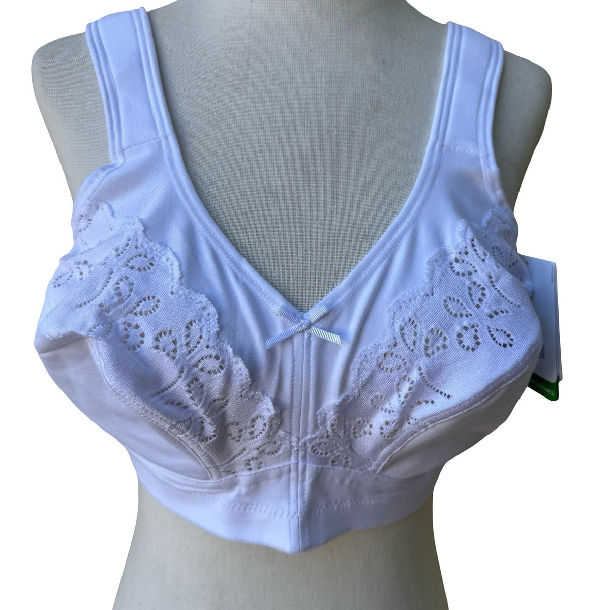 Swegmark of Sweden 17700 Lace Trim Non-Wired Support Bra White Womens 38D 38DD