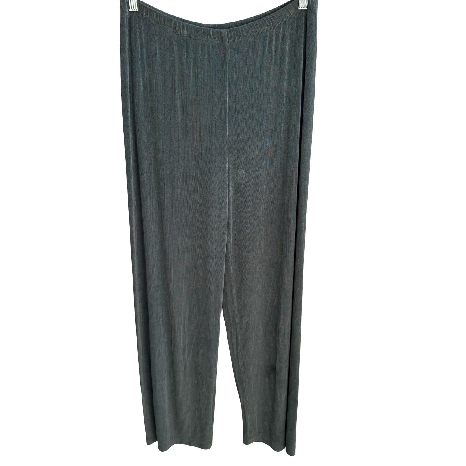 Chicos Travelers Minimalist Green Ribbed Straight Leg Pants Liquid Knit Size 1