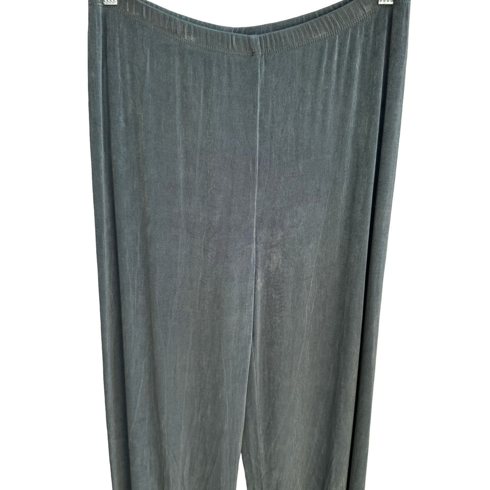 Chicos Travelers Minimalist Green Ribbed Straight Leg Pants Liquid Knit Size 1