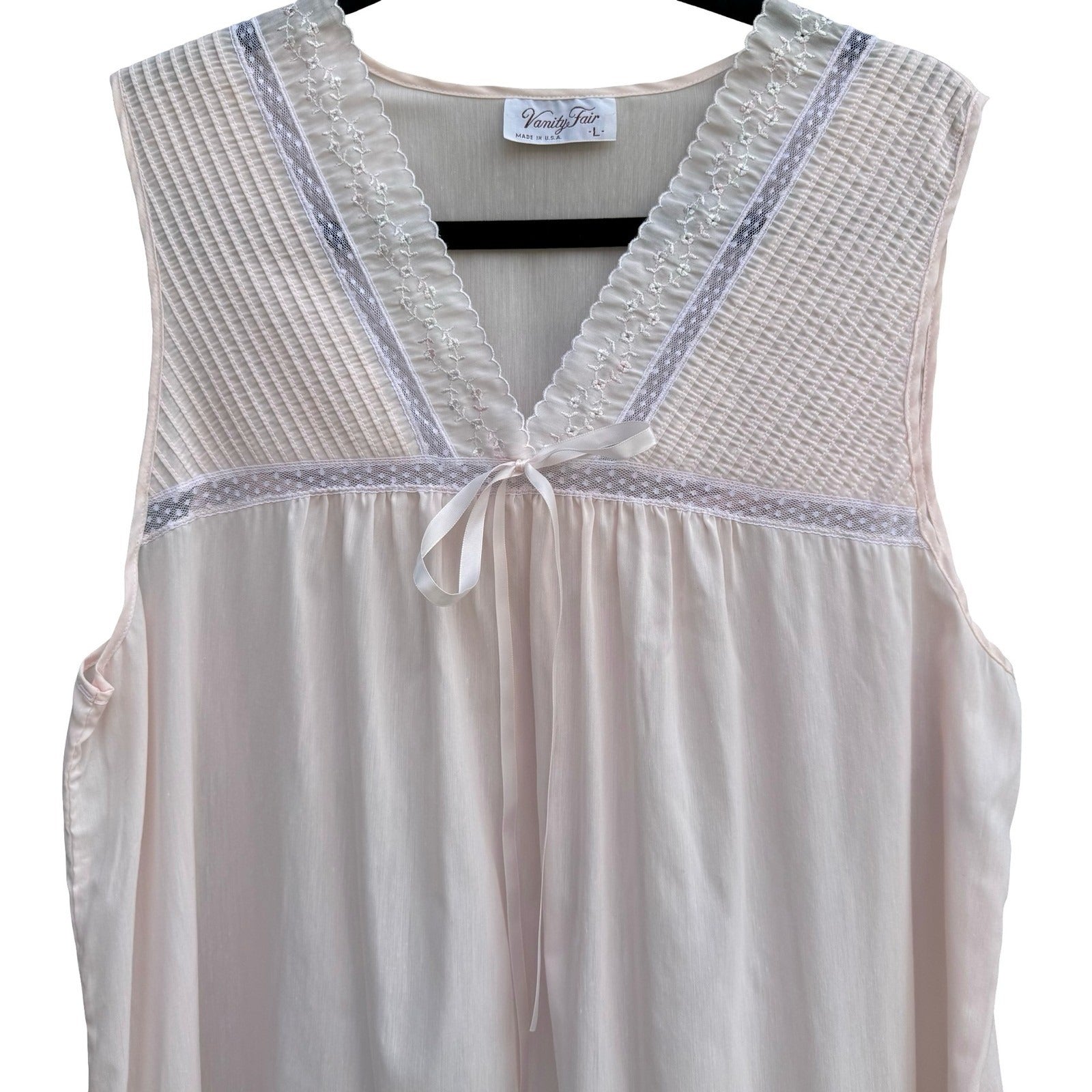 Vanity Fair Vintage 80s Pink Lace Pintuck Feminine Nightgown USA L Grandmacore