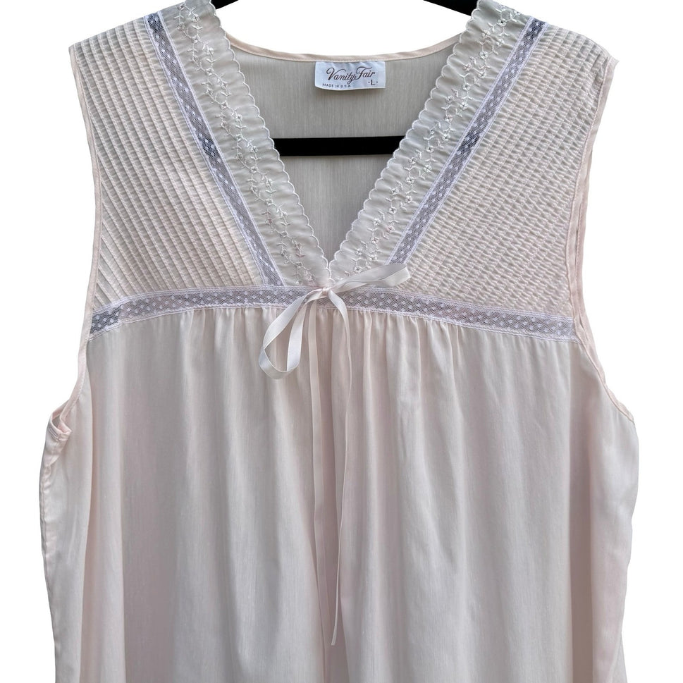 Vanity Fair Vintage 80s Pink Lace Pintuck Feminine Nightgown USA L Grandmacore