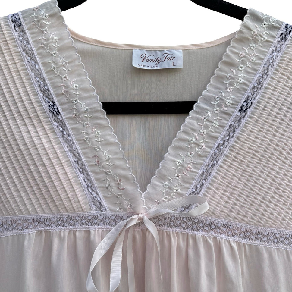 Vanity Fair Vintage 80s Pink Lace Pintuck Feminine Nightgown USA L Grandmacore