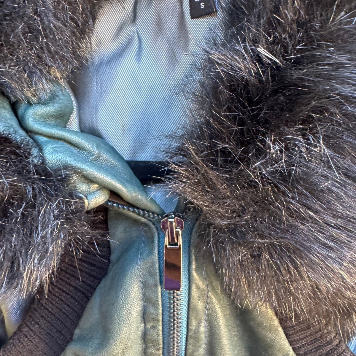 Bebe Y2K Faux Fur Collar Leather Moto Biker Edgy Glam Cropped Vest Teal Green S