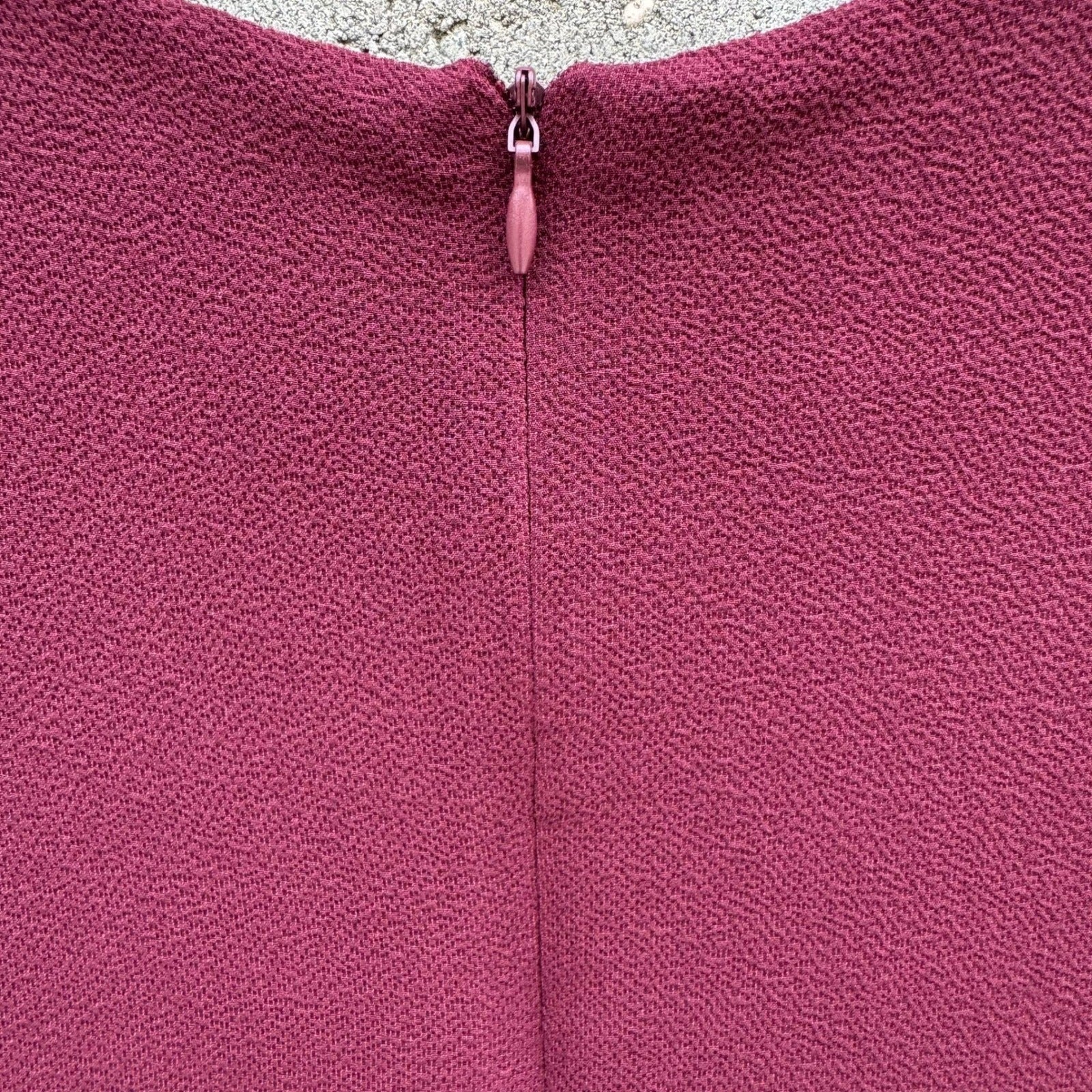 Rose + Olive Burgundy Sleeveless Layered Chiffon Hem Blouse Large NEW Layering