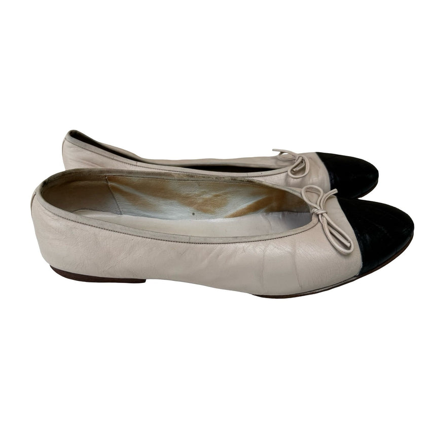 Italian Super Prime Vintage Leather Quilted Cap Toe Balletcore Flats Cream Black
