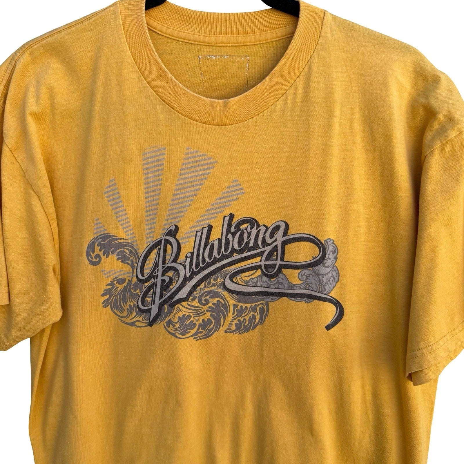 Billabong Vintage Mens Mustard Yellow Graphic T-Shirt Wave Sunburst Short Sleeve