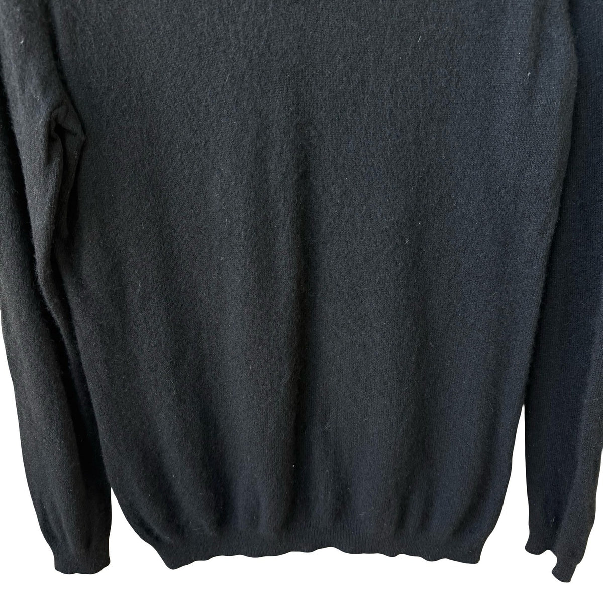 Charter Club Luxury Cashmere Minimalist Preppy V-Neck Old Money Sweater Black M