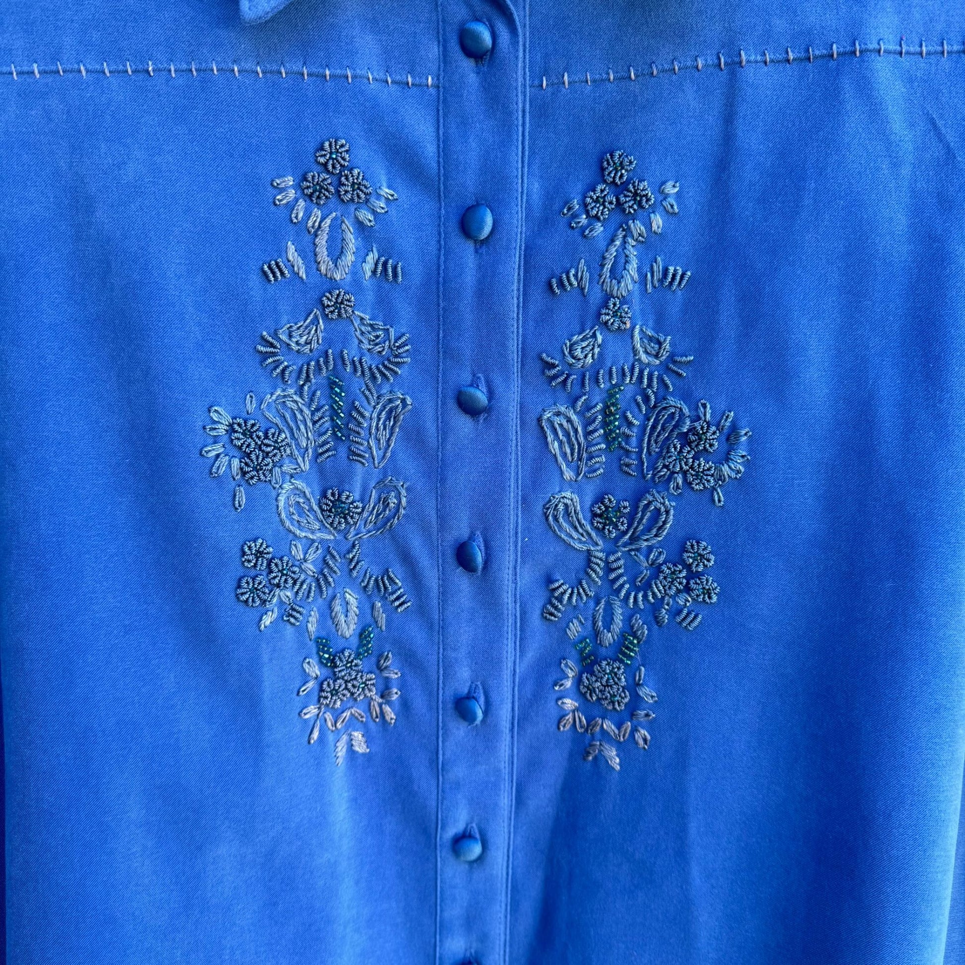 Great Cavalier Vintage Womens Deadstock Blue Embroidered Button-Up Blouse New S