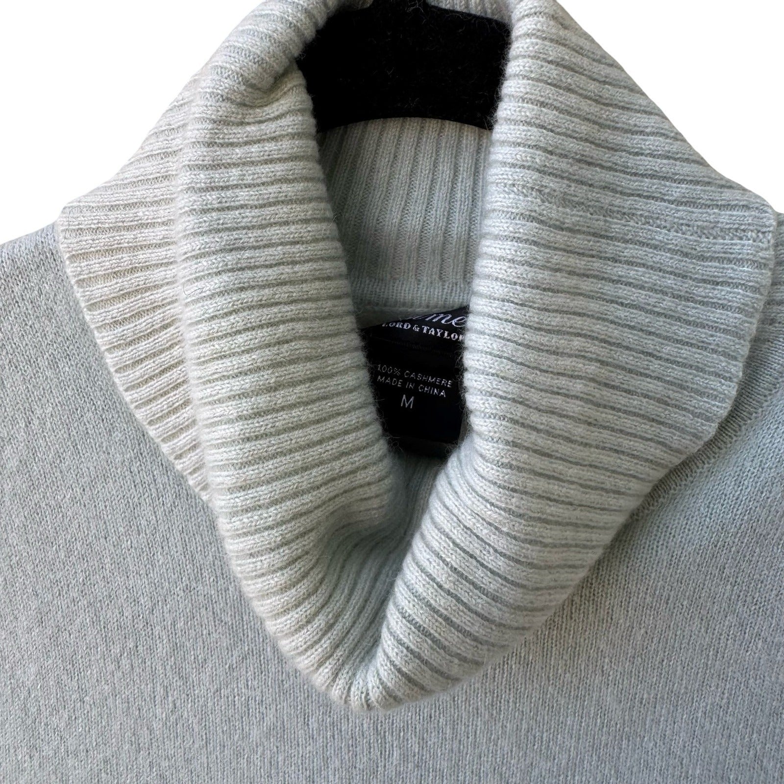 Lord & Taylor 100% Cashmere Quiet Luxury Old Money Turtleneck Sweater Blue M
