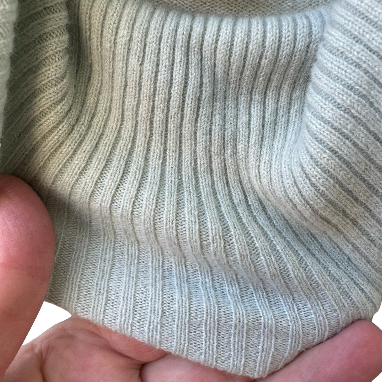 Lord & Taylor 100% Cashmere Quiet Luxury Old Money Turtleneck Sweater Blue M
