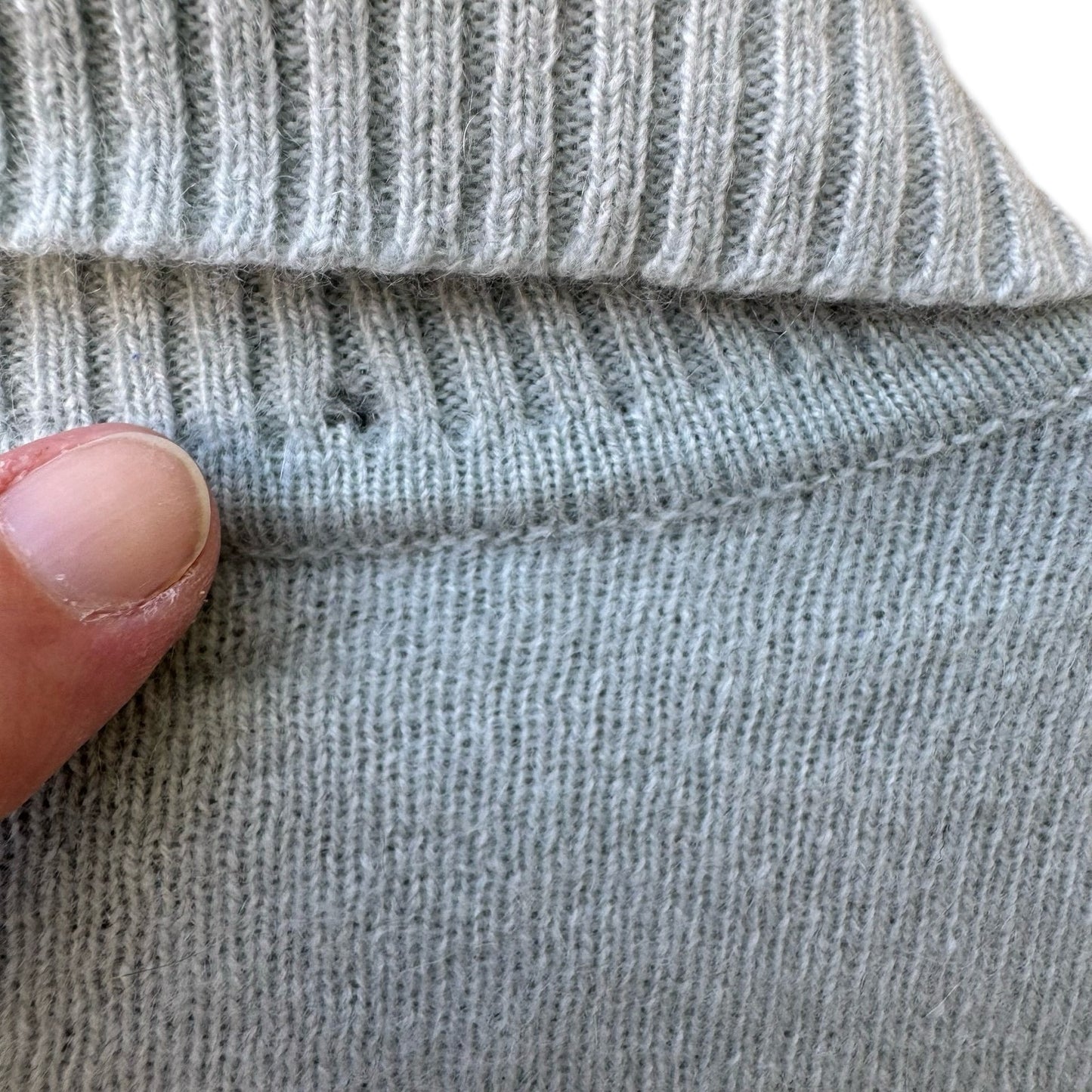 Lord & Taylor 100% Cashmere Quiet Luxury Old Money Turtleneck Sweater Blue M