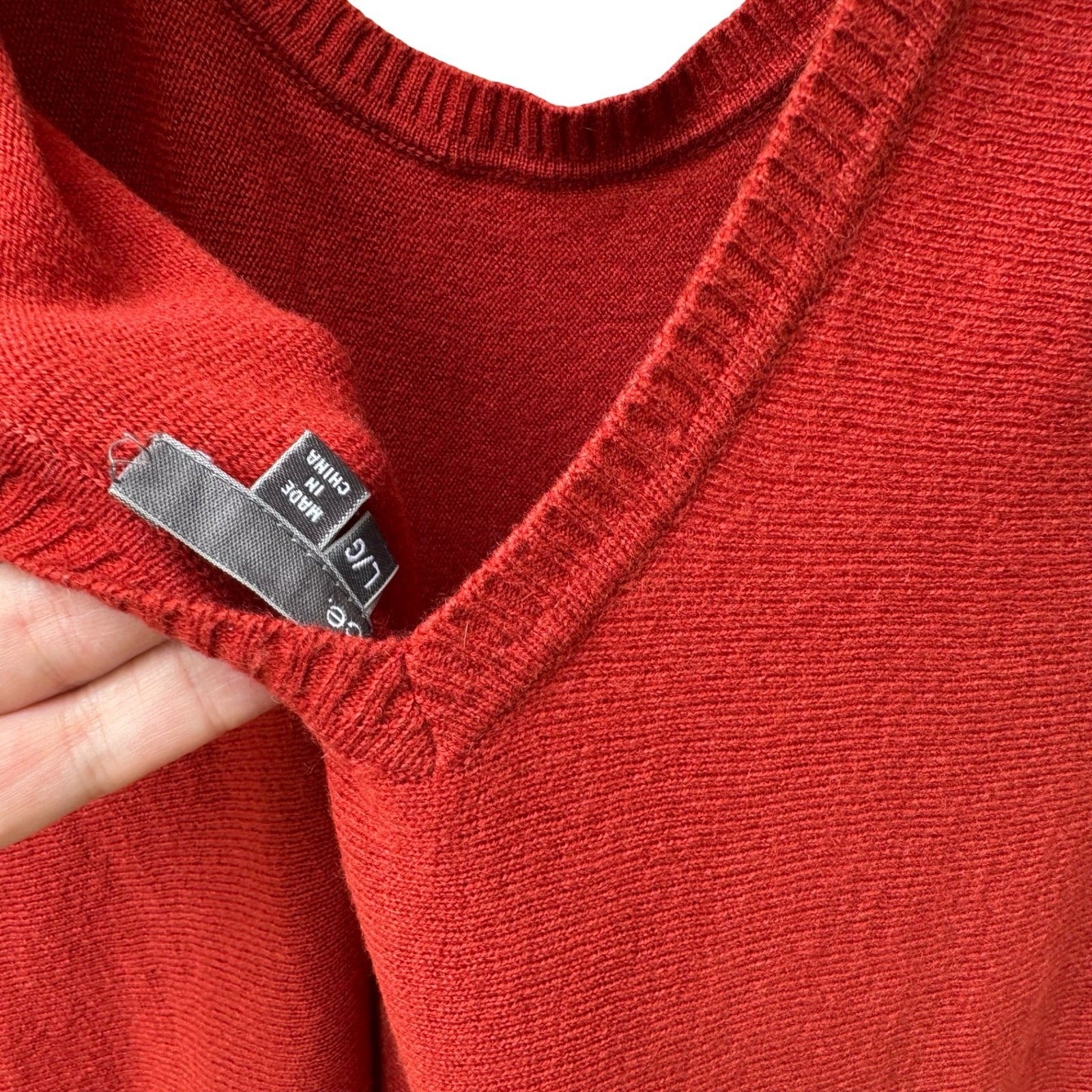 Vince 100% Cashmere Quiet Luxury Designer V Back Scoop Neck Sweater Tomato Red L